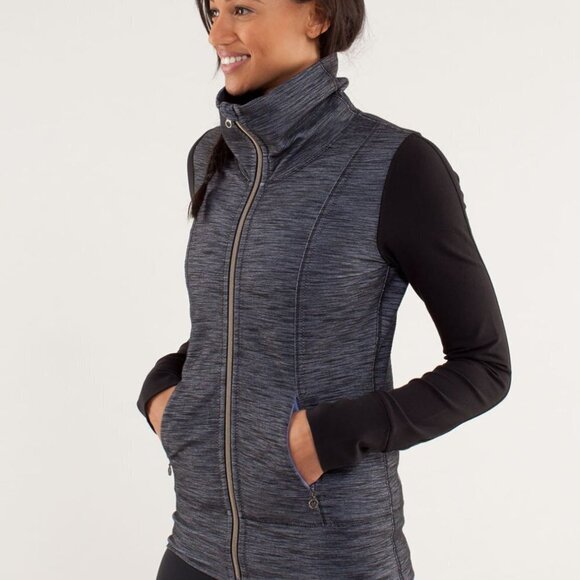 Lululemon Daily Yoga Jacket Reversible Slub Denim Polar Haze/Black Size 2 - Picture 11 of 14